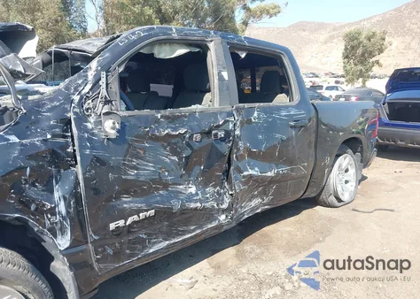 2022 Ram 1500 Big Horn 4X4 5'7 Box z USA, uszkodzony, nr VIN 1C6RRFFG1NN429511